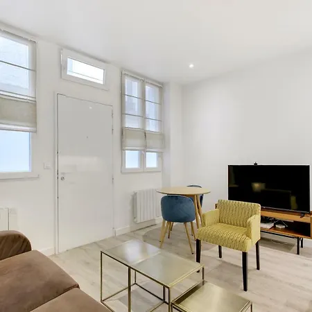 Pick A Flat's In Batignolles - Passage Cardinet *